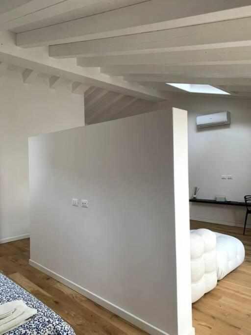 Waterfront Balcony I Grani 4 Resort Style Suite Livorno Ngoại thất bức ảnh